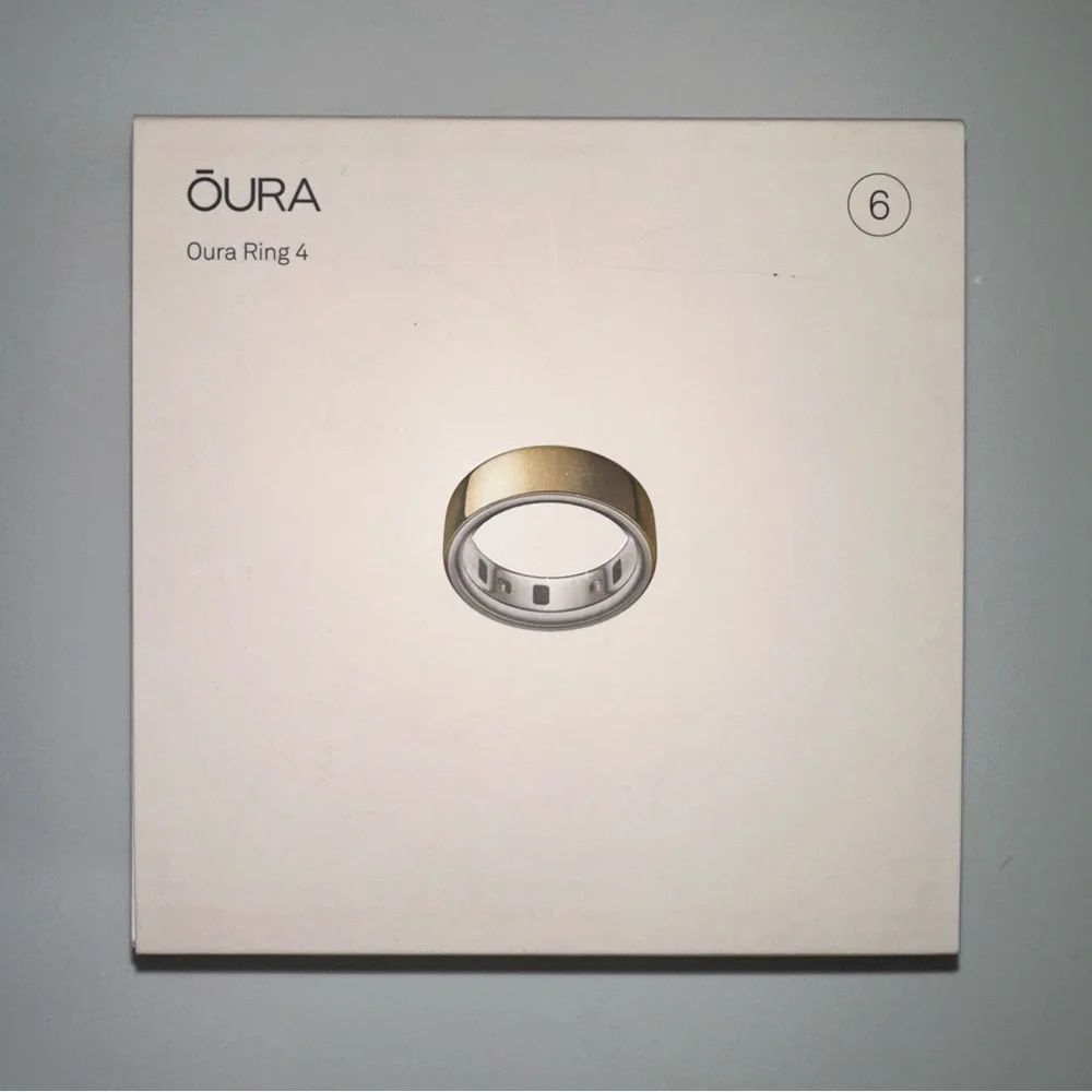 Oura ring 4 gold size 6 w box